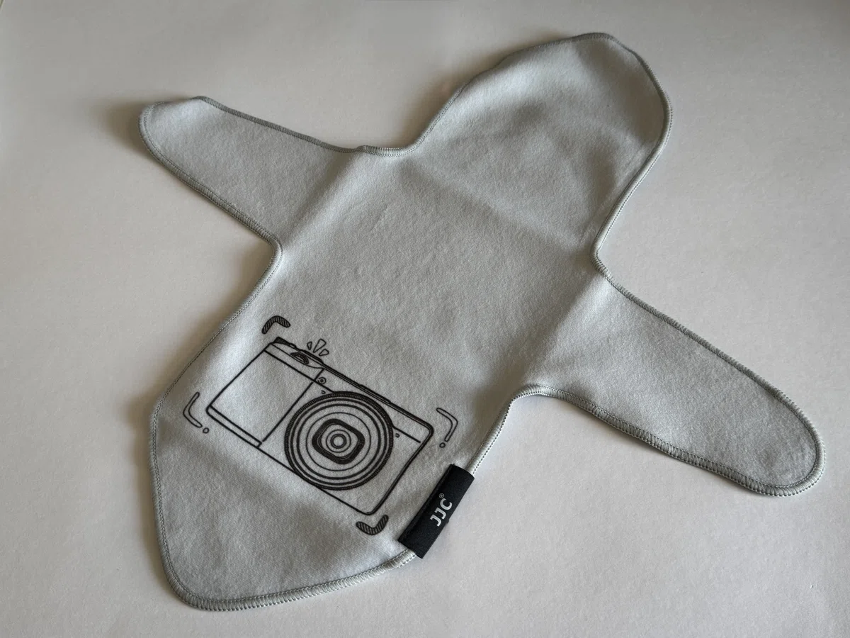 Unfolding the JJC Protective Wrap for compact cameras
