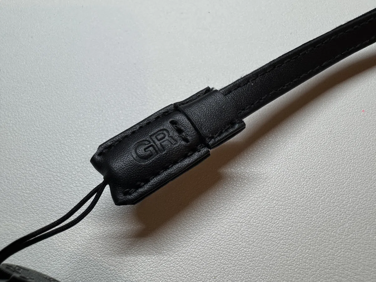 Close-up of the Ricoh GS-2 hand strap